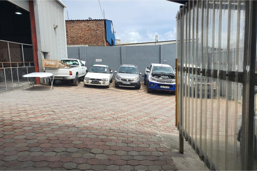 Commercial Property for Sale in Neave Industrial Eastern Cape